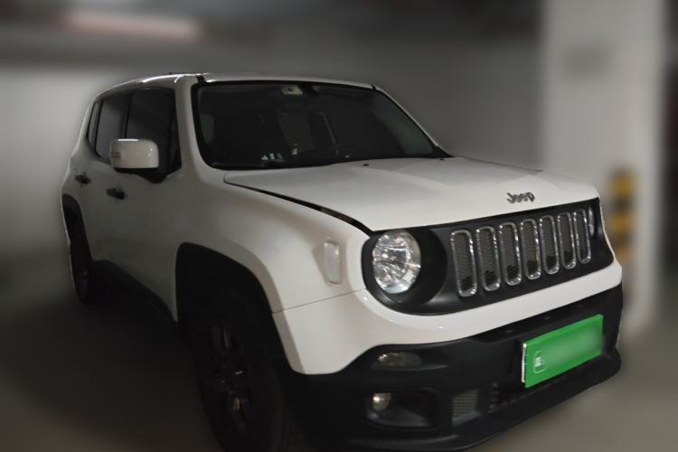 Used Jeep Renegade 2017 180T Automatic Kinetic Edition+ Front Right 45 Deg
