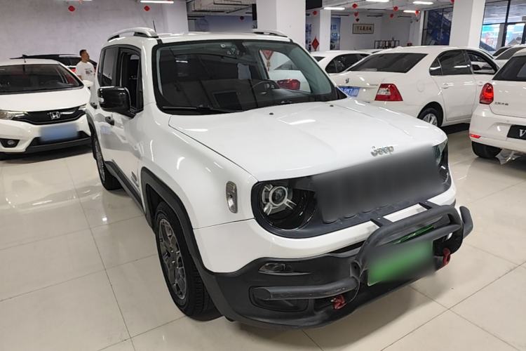 Used Jeep Renegade 2017 180T Automatic Kinetic Edition+ Front Right 45 Deg