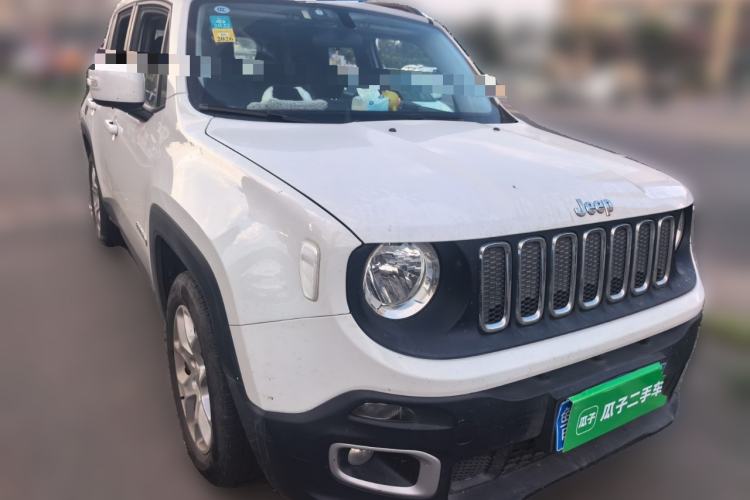 Used Jeep Renegade 2017 180T Automatic High-Energy Version Front Right 45 Deg