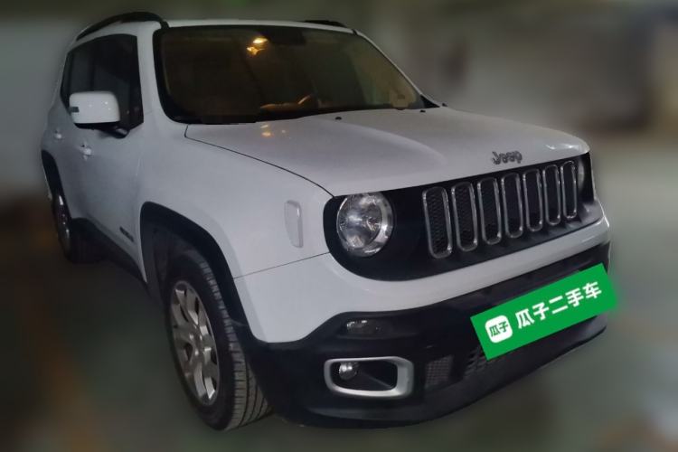 Used Jeep Renegade 2017 180T Automatic High-Energy Version Front Right 45 Deg
