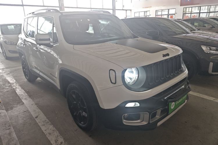 Used Jeep Renegade 2017 180T Automatic High-Energy Version Front Right 45 Deg