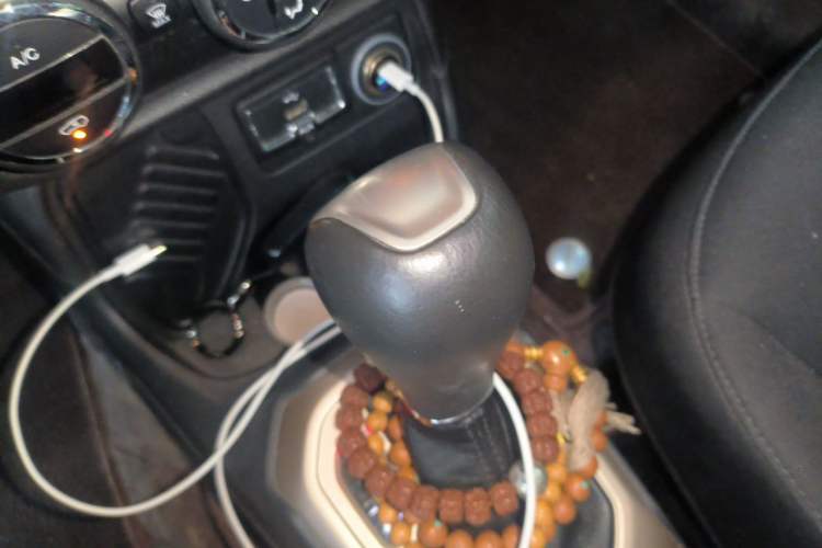 Used Jeep Renegade 2017 180T Automatic Jingneng Edition Gear Lever