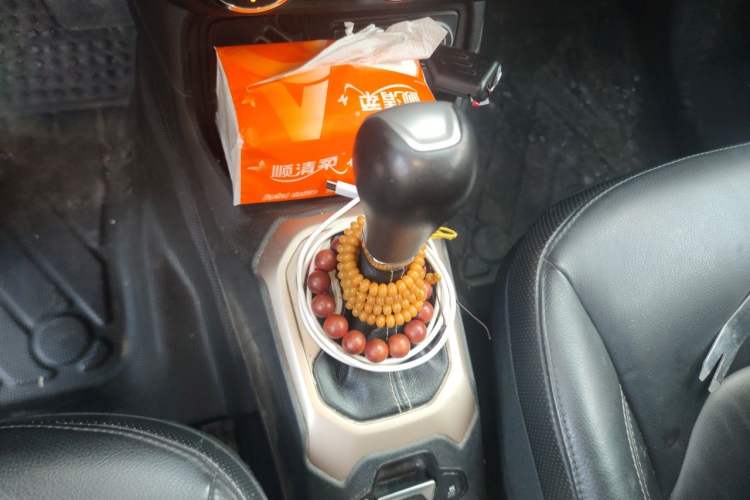 Used Jeep Renegade 2017 180T Automatic Smart Convertible Edition Gear Lever