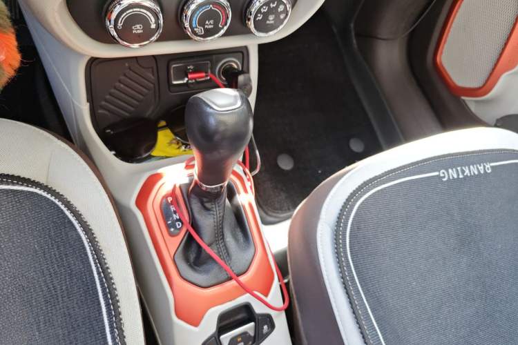 Used Jeep Renegade 2017 180T Automatic High-Energy Version Gear Lever