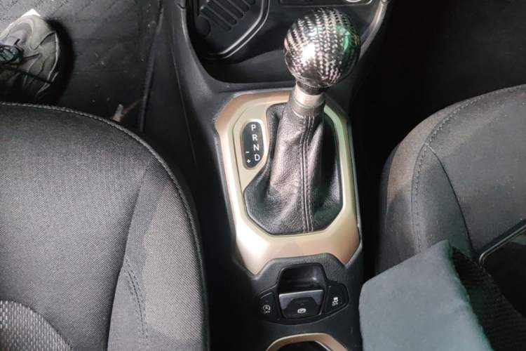 Used Jeep Renegade 2017 180T Automatic Jingneng Edition Gear Lever