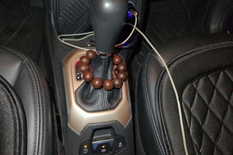 Used Jeep Renegade 2017 180T Automatic High-Energy Version Gear Lever