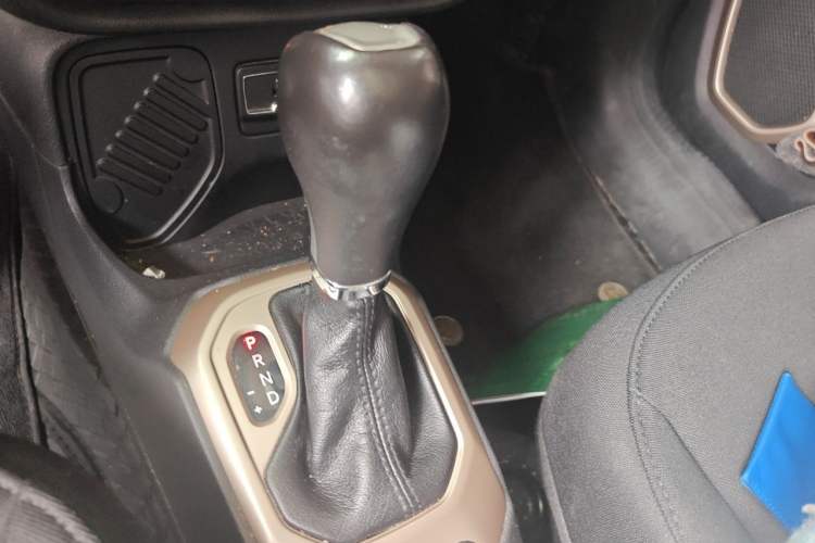 Used Jeep Renegade 2017 180T Automatic High-Energy Version Gear Lever
