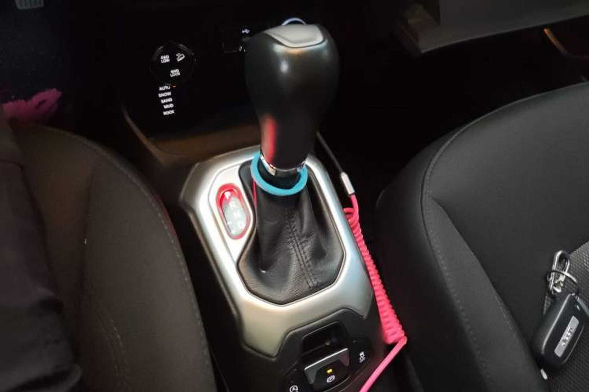 Used Jeep Renegade 2017 180TS Automatic Four-Wheel Drive Superior Edition Gear Lever