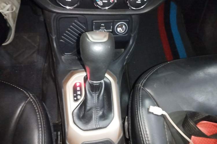 Used Jeep Renegade 2017 180T Automatic High-Energy Version Gear Lever