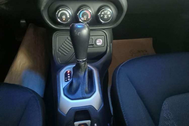 Used Jeep Renegade 2017 180T Automatic High-Energy Version Gear Lever