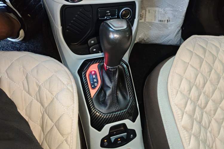 Used Jeep Renegade 2017 180T Automatic Jingneng Edition Gear Lever