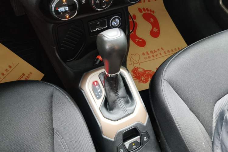 Used Jeep Renegade 2017 180T Automatic Jingneng Edition Gear Lever