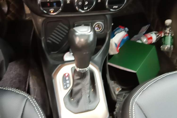Used Jeep Renegade 2017 180T Automatic Jingneng Edition Gear Lever