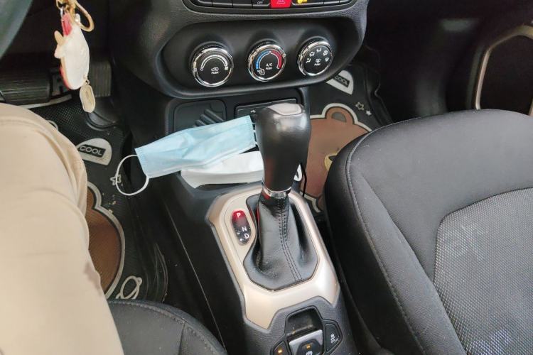 Used Jeep Renegade 2017 180T Automatic High-Energy Version Gear Lever