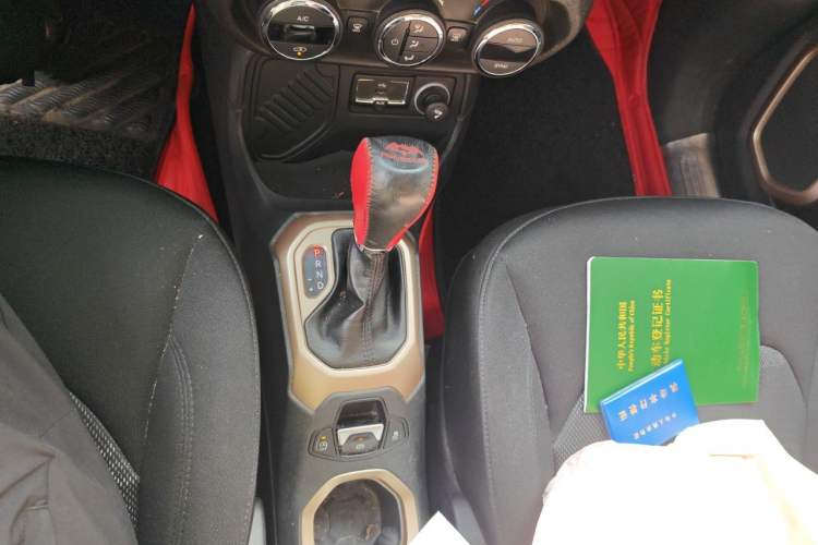 Used Jeep Renegade 2017 180T Automatic Jingneng Edition Gear Lever