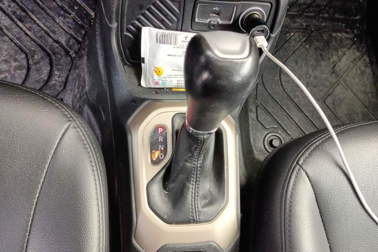 Used Jeep Renegade 2017 180T Automatic High-Energy Version Gear Lever