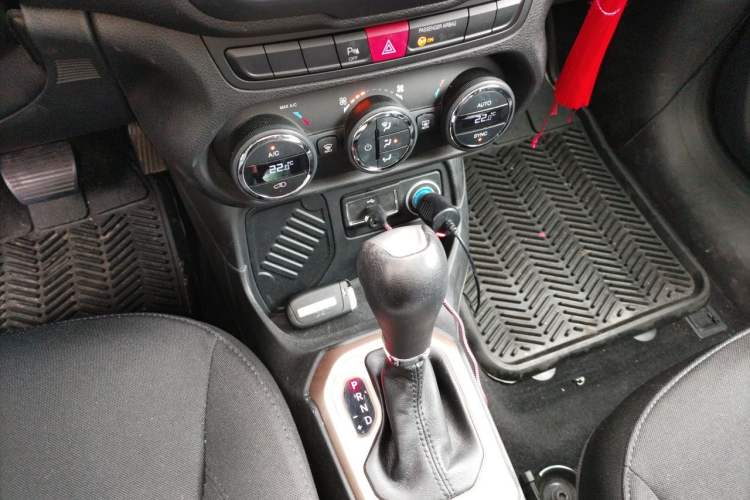 Used Jeep Renegade 2017 180T Automatic Jingneng Edition Gear Lever