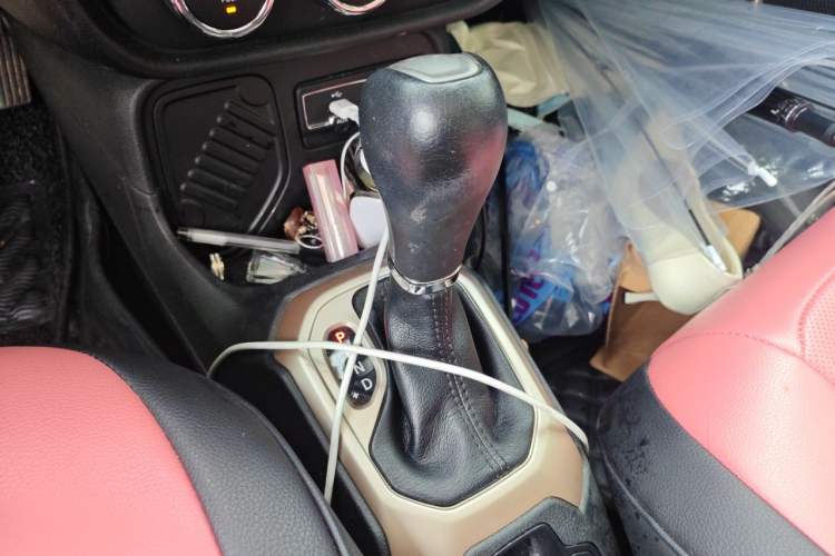 Used Jeep Renegade 2017 180T Automatic High-Energy Version Gear Lever