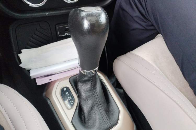 Used Jeep Renegade 2017 180T Automatic High-Energy Version Gear Lever