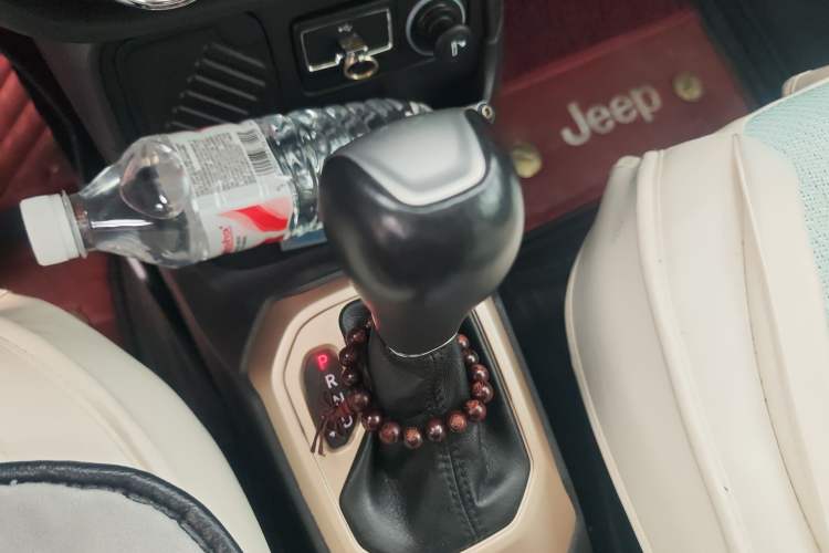 Used Jeep Renegade 2017 180T Automatic High-Energy Version Gear Lever