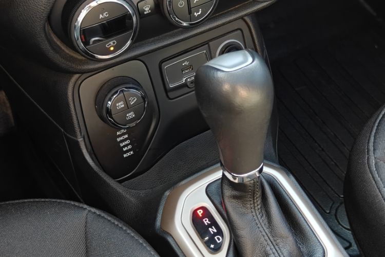 Used Jeep Renegade 2017 180TS Automatic Four-Wheel Drive Superior Edition Gear Lever
