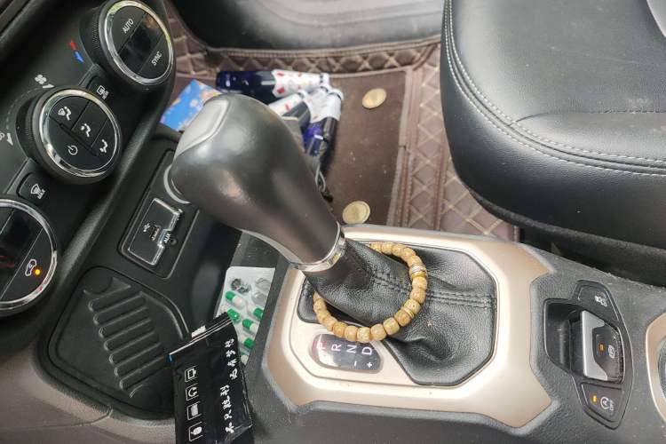 Used Jeep Renegade 2017 180T Automatic Jingneng Edition Gear Lever
