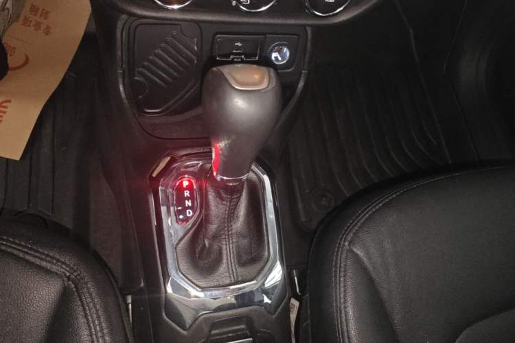 Used Jeep Renegade 2017 180T Automatic High-Energy Version Gear Lever