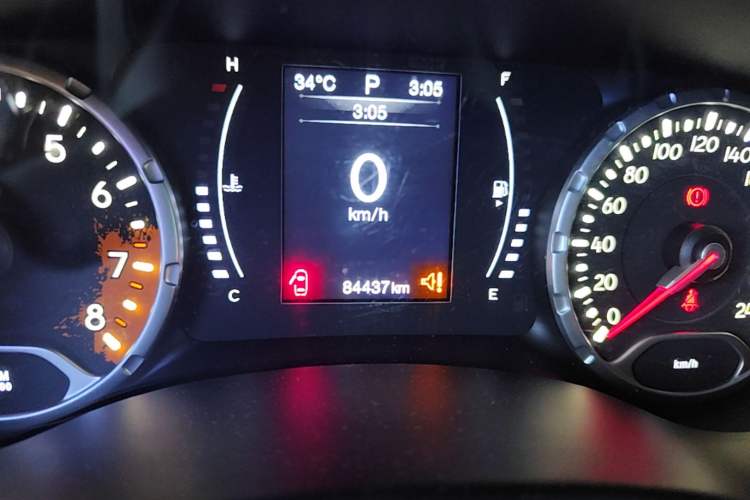 Used Jeep Renegade 2017 180T Automatic Kinetic Edition+ Instrument Cluster
