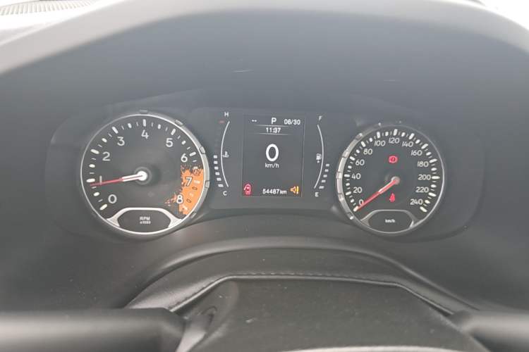 Used Jeep Renegade 2017 180T Automatic Jingneng Edition Instrument Cluster