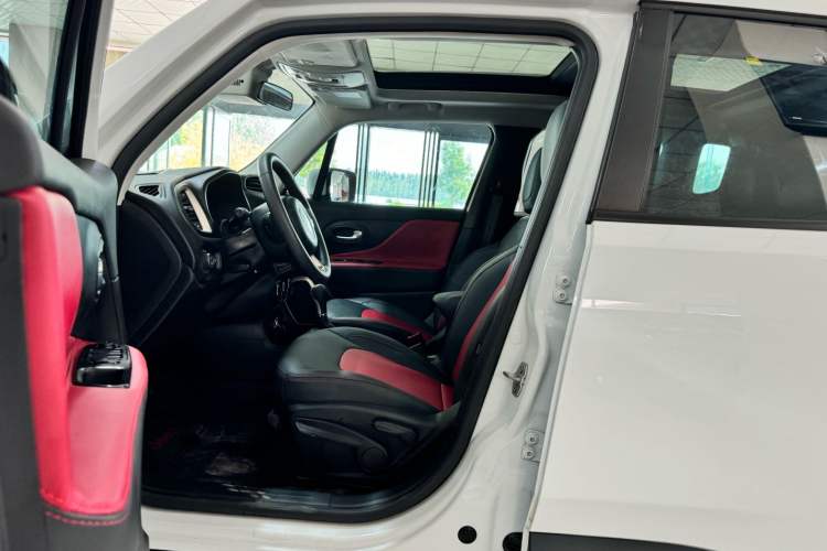 Used Jeep Renegade 2017 180T Automatic Jingneng Edition Interior 1