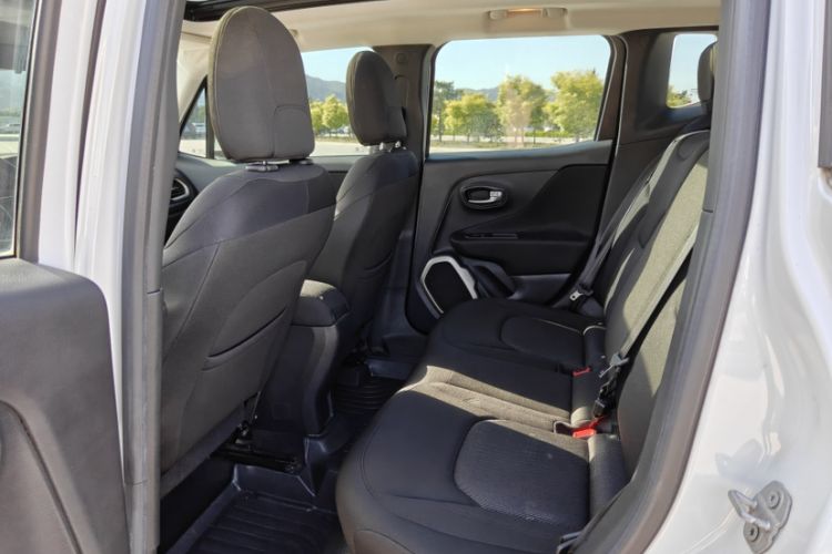 Used Jeep Renegade 2017 180TS Automatic Four-Wheel Drive Superior Edition Interior 1