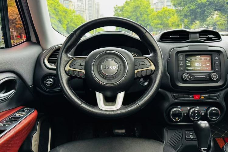 Used Jeep Renegade 2017 180T Automatic Jingneng Edition Interior 2