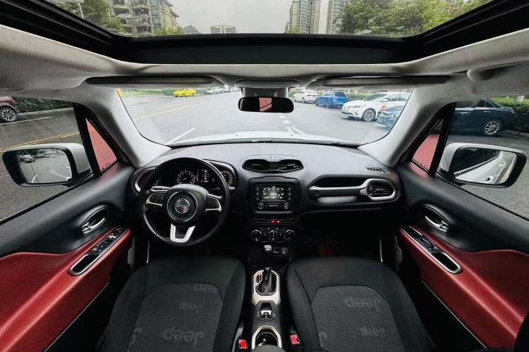 Used Jeep Renegade 2017 180T Automatic Jingneng Edition Interior 3