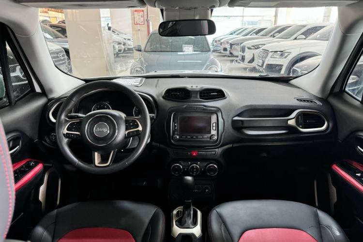 Used Jeep Renegade 2017 180T Automatic Jingneng Edition Interior 3