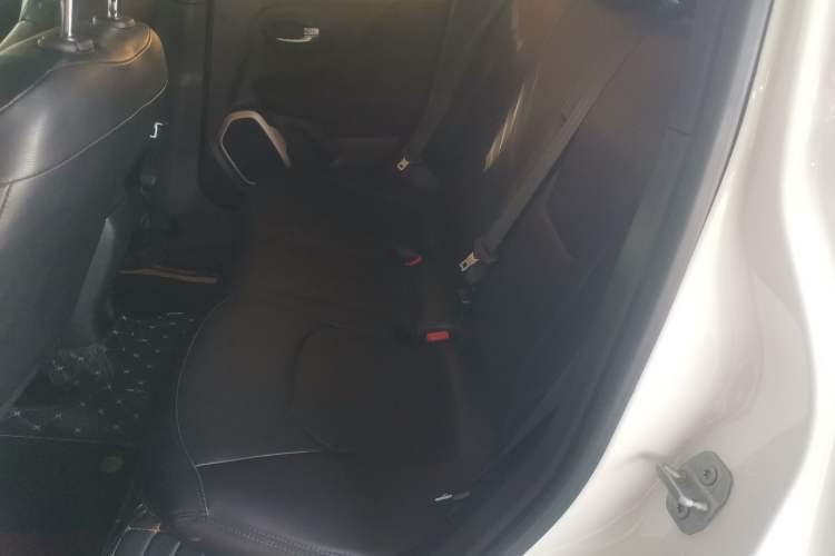 Used Jeep Renegade 2017 180T Automatic Kinetic Edition+ Interior 4