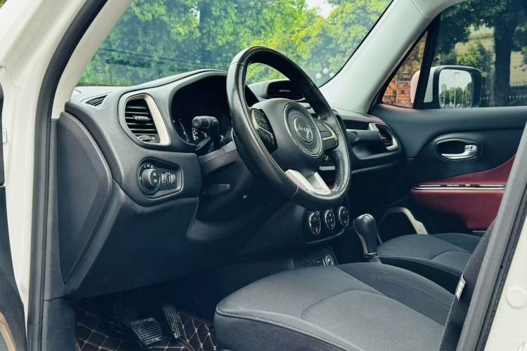 Used Jeep Renegade 2017 180T Automatic Jingneng Edition Interior 5