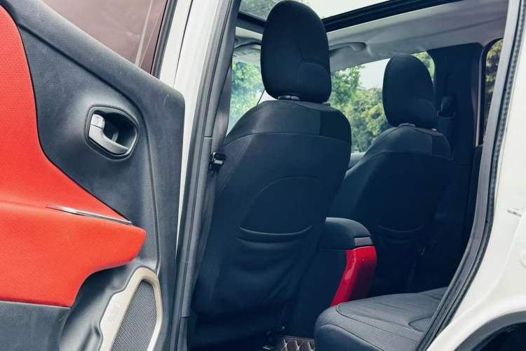 Used Jeep Renegade 2017 180T Automatic Jingneng Edition Interior 6