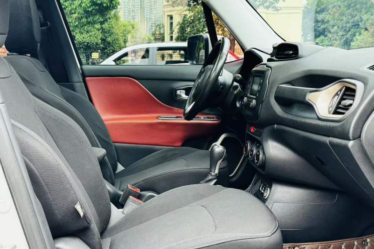 Used Jeep Renegade 2017 180T Automatic Jingneng Edition Interior 7