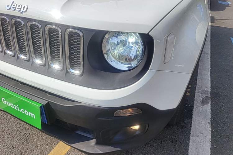 Used Jeep Renegade 2017 180T Automatic Kinetic Edition+ Left Front Headlight