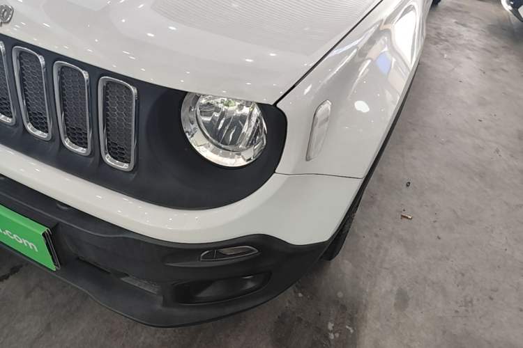 Used Jeep Renegade 2017 180T Automatic Kinetic Edition+ Left Front Headlight