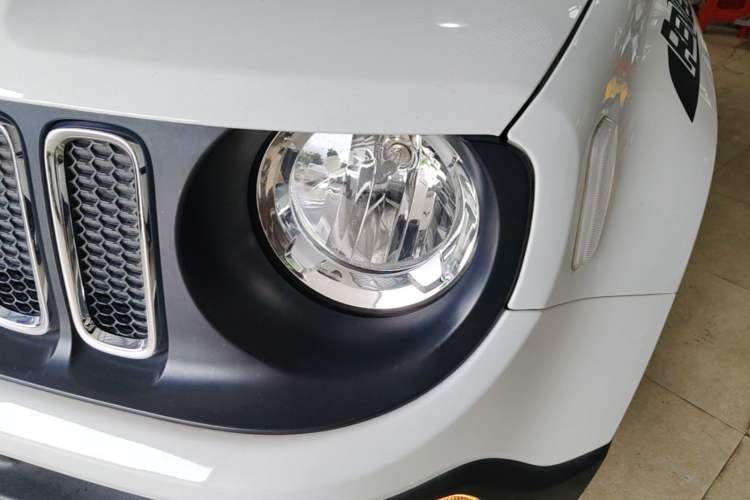 Used Jeep Renegade 2017 180T Automatic Kinetic Edition+ Left Front Headlight