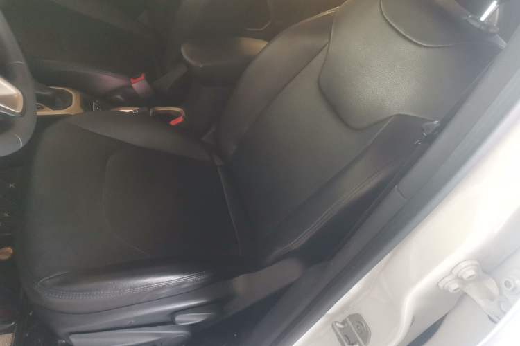 Used Jeep Renegade 2017 180T Automatic Kinetic Edition+ Left Front Seat