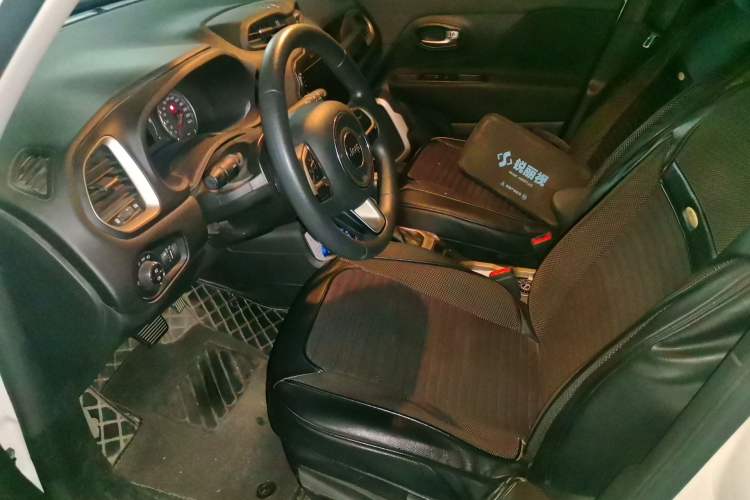 Used Jeep Renegade 2017 180T Automatic High-Energy Version Left Front Seat