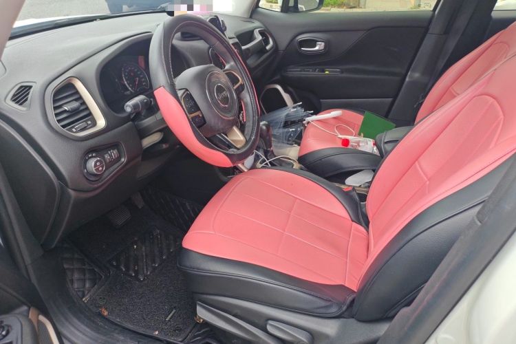 Used Jeep Renegade 2017 180T Automatic High-Energy Version Left Front Seat