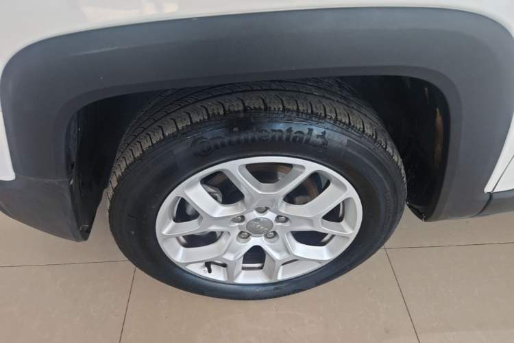 Used Jeep Renegade 2017 180T Automatic High-Energy Version Left Front Wheel Hub