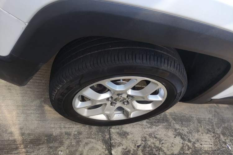 Used Jeep Renegade 2017 180T Automatic Jingneng Edition Left Front Wheel Hub