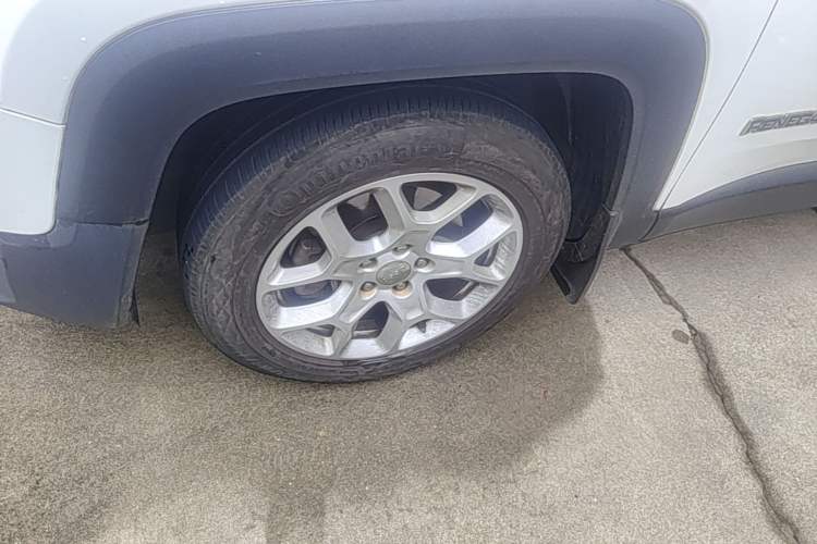 Used Jeep Renegade 2017 180T Automatic High-Energy Version Left Front Wheel Hub