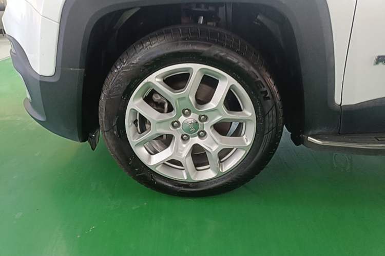 Used Jeep Renegade 2017 180T Automatic High-Energy Version Left Front Wheel Hub