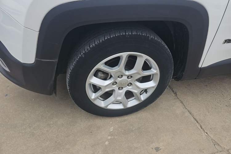 Used Jeep Renegade 2017 180T Automatic Jingneng Edition Left Front Wheel Hub