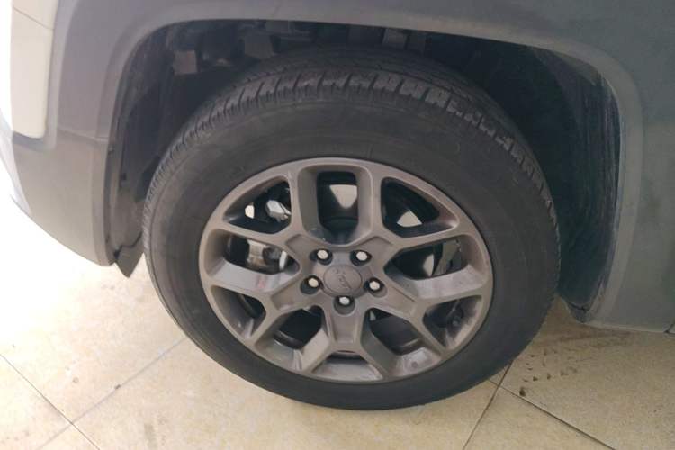 Used Jeep Renegade 2017 180T Automatic Kinetic Edition+ Left Front Wheel Hub